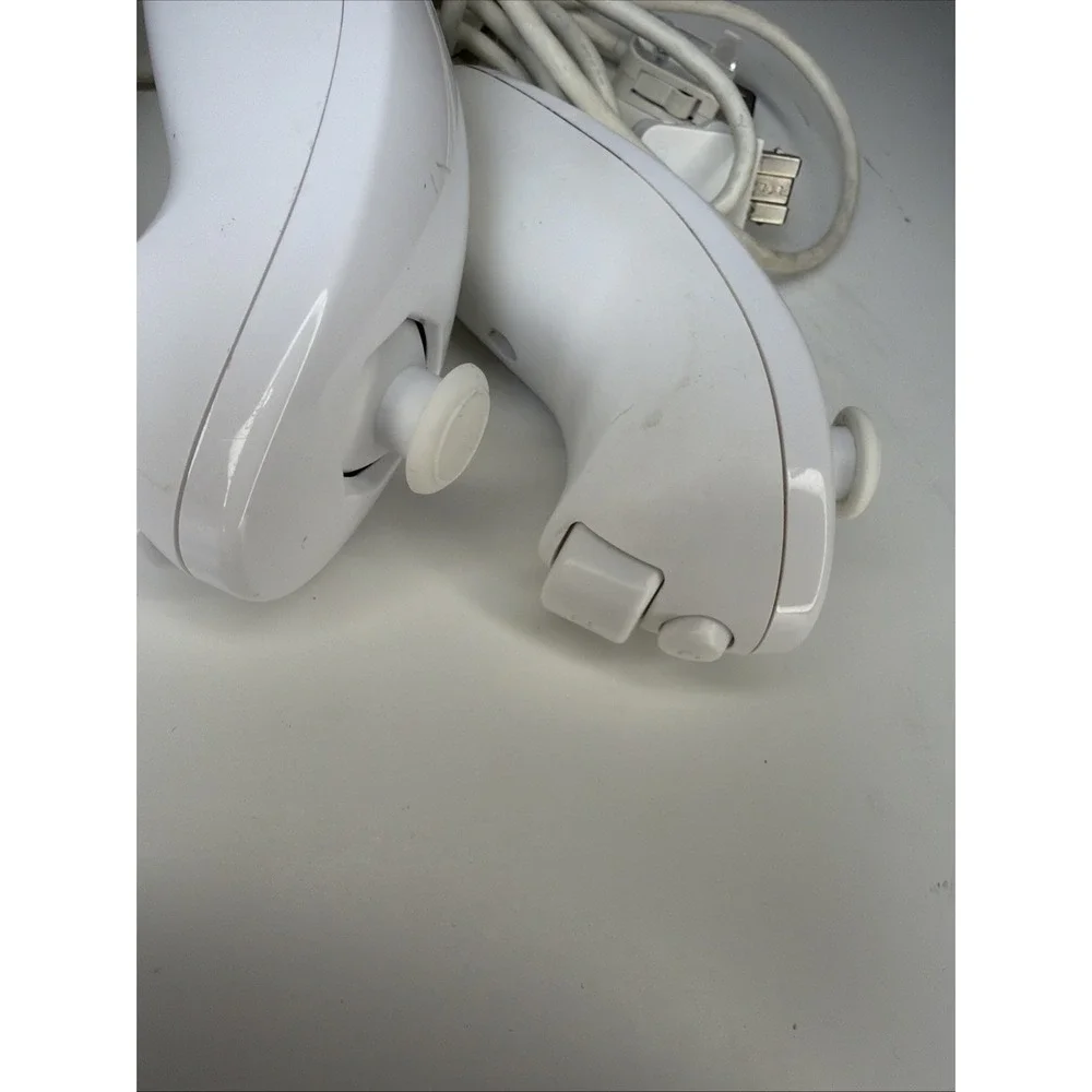 OFFICIAL‎ Nintendo Lot of 4 Wii Nunchuck White (NOT TESTED) Game Controller
